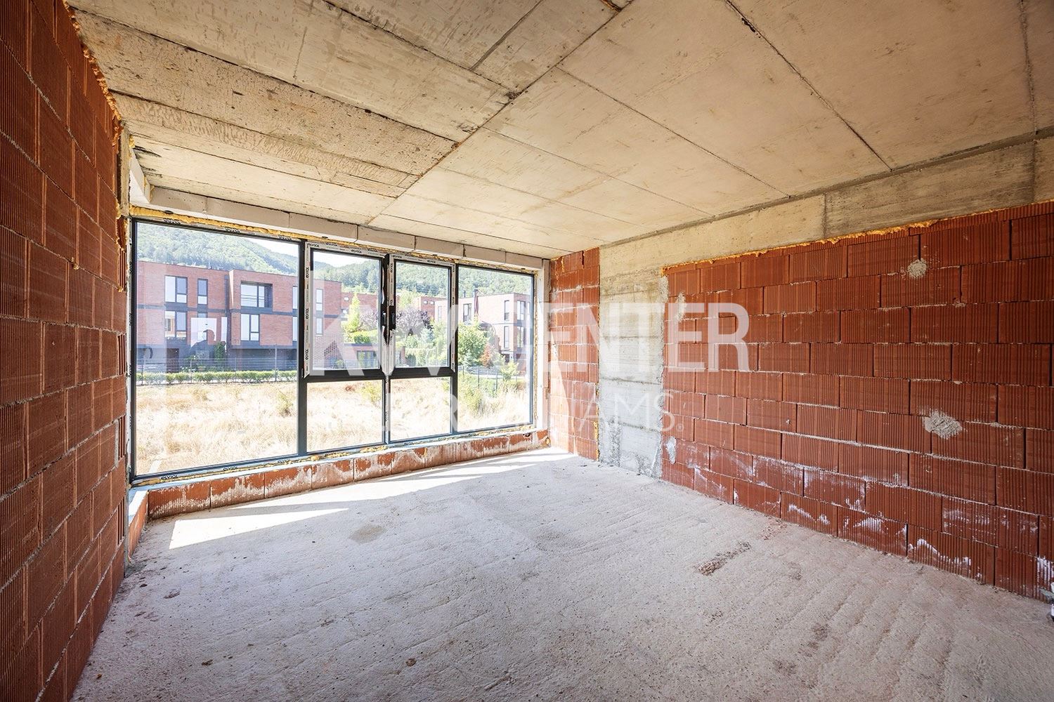 310 m² residential for sale