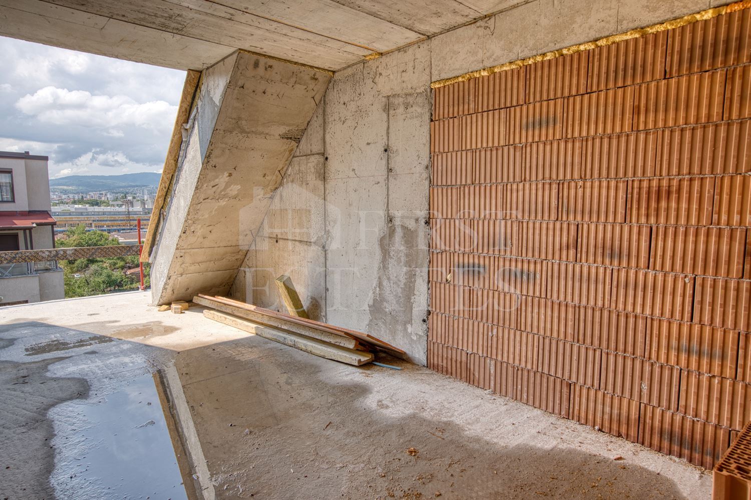 Maisonette for sale