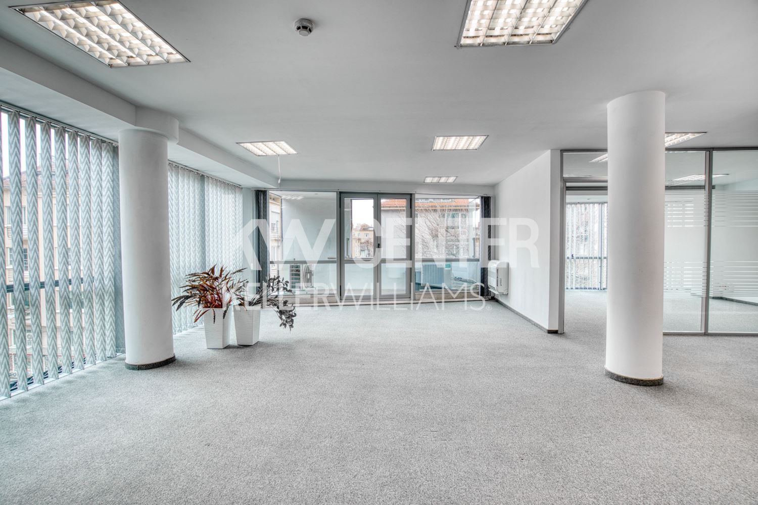 500 m² office for rent