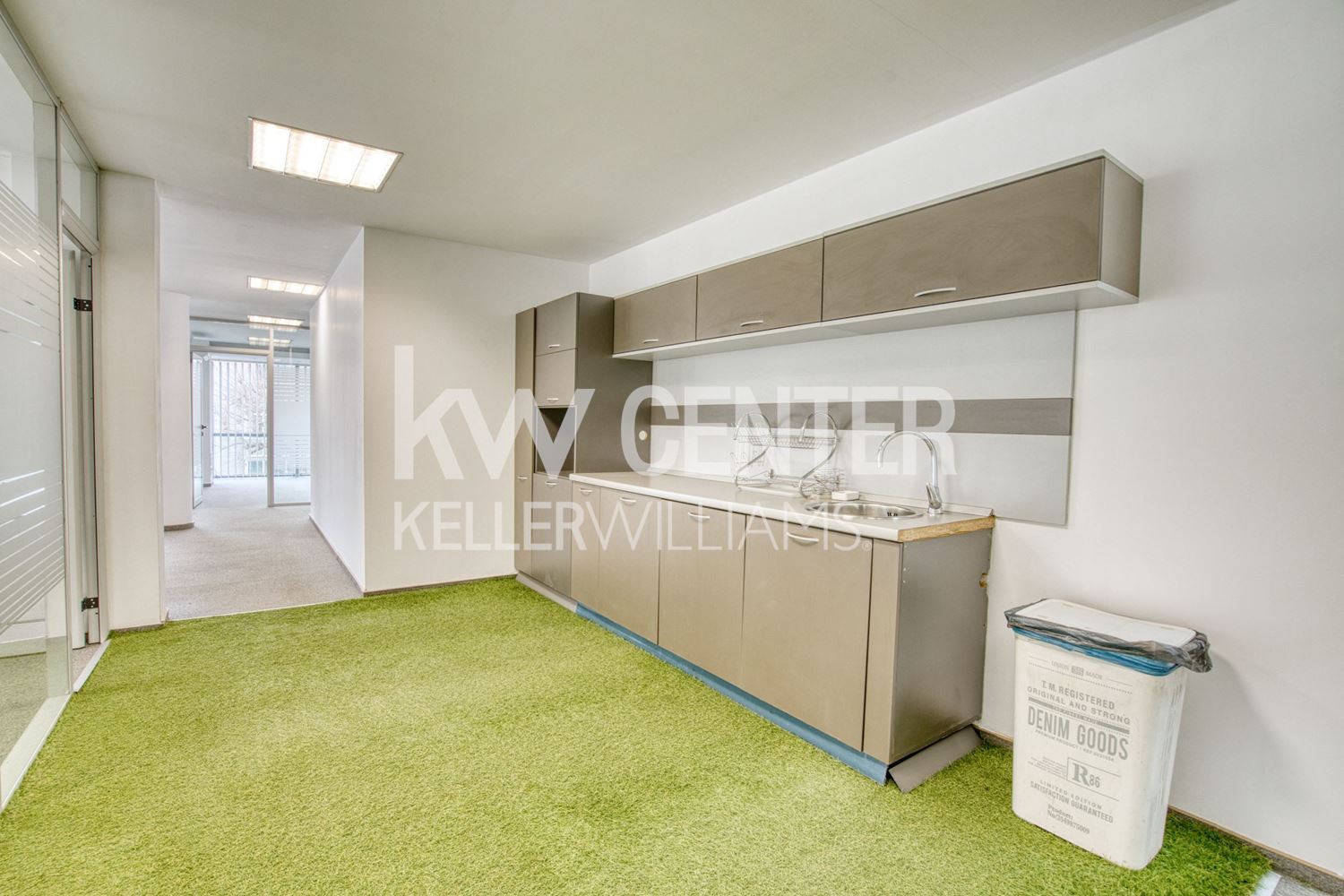 500 m² office for rent