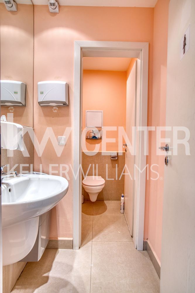 500 m² office for rent