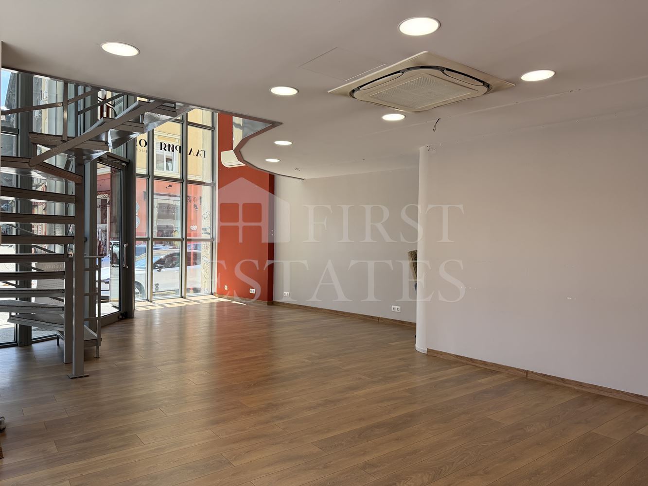 120 m² office for rent