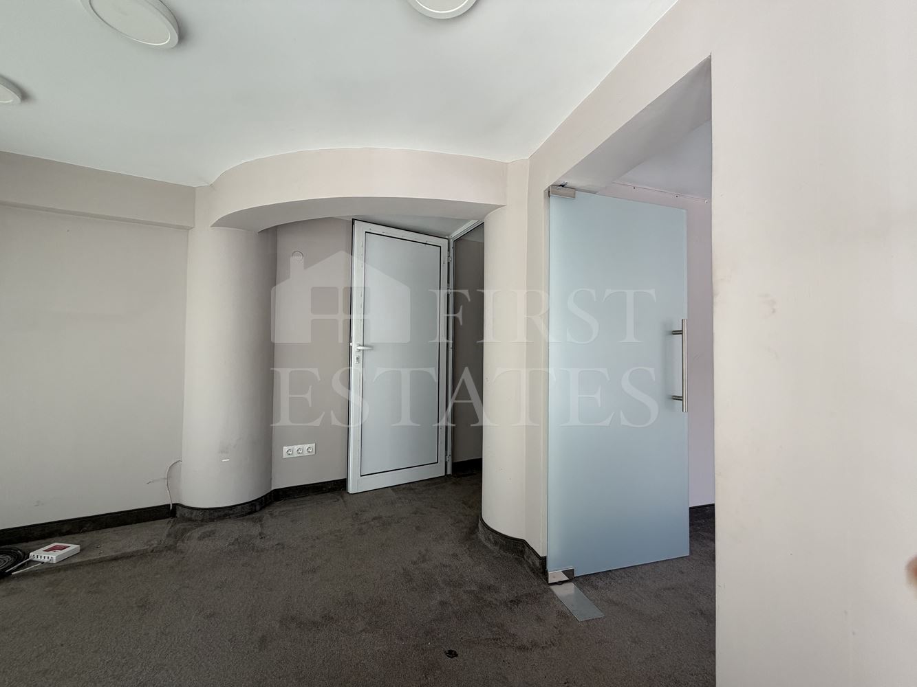 120 m² office for rent