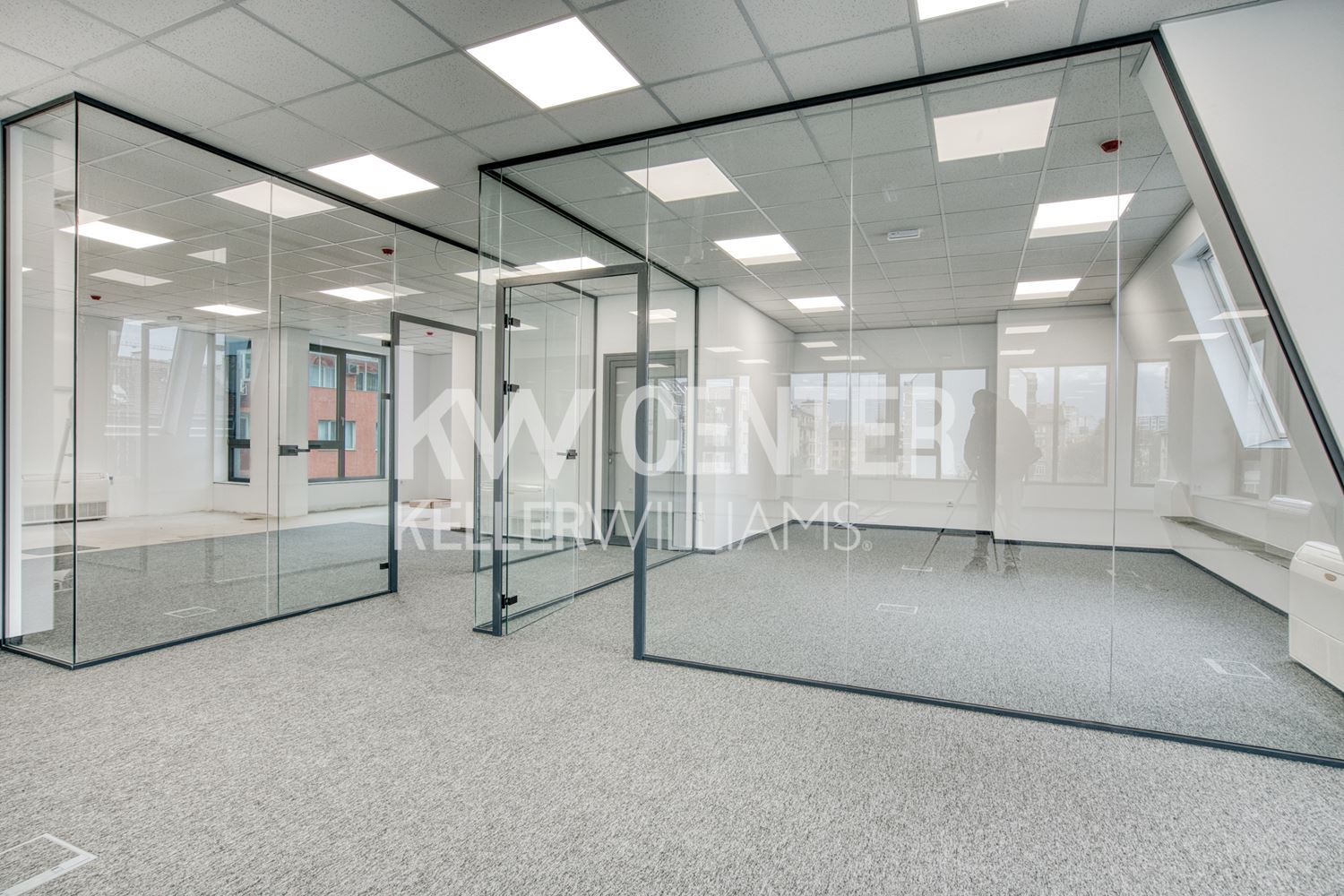335 m² office for rent