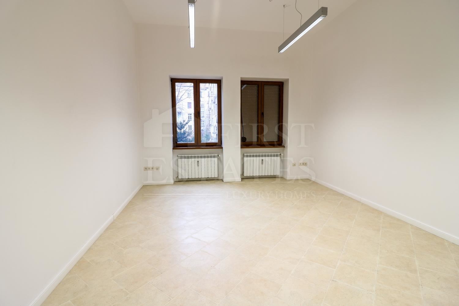 470 m² office for rent