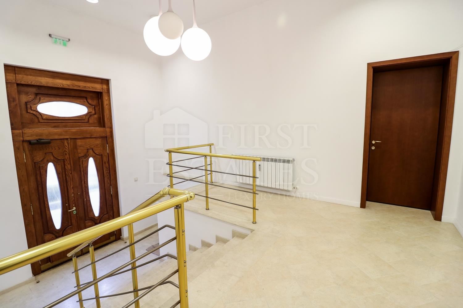 470 m² office for rent