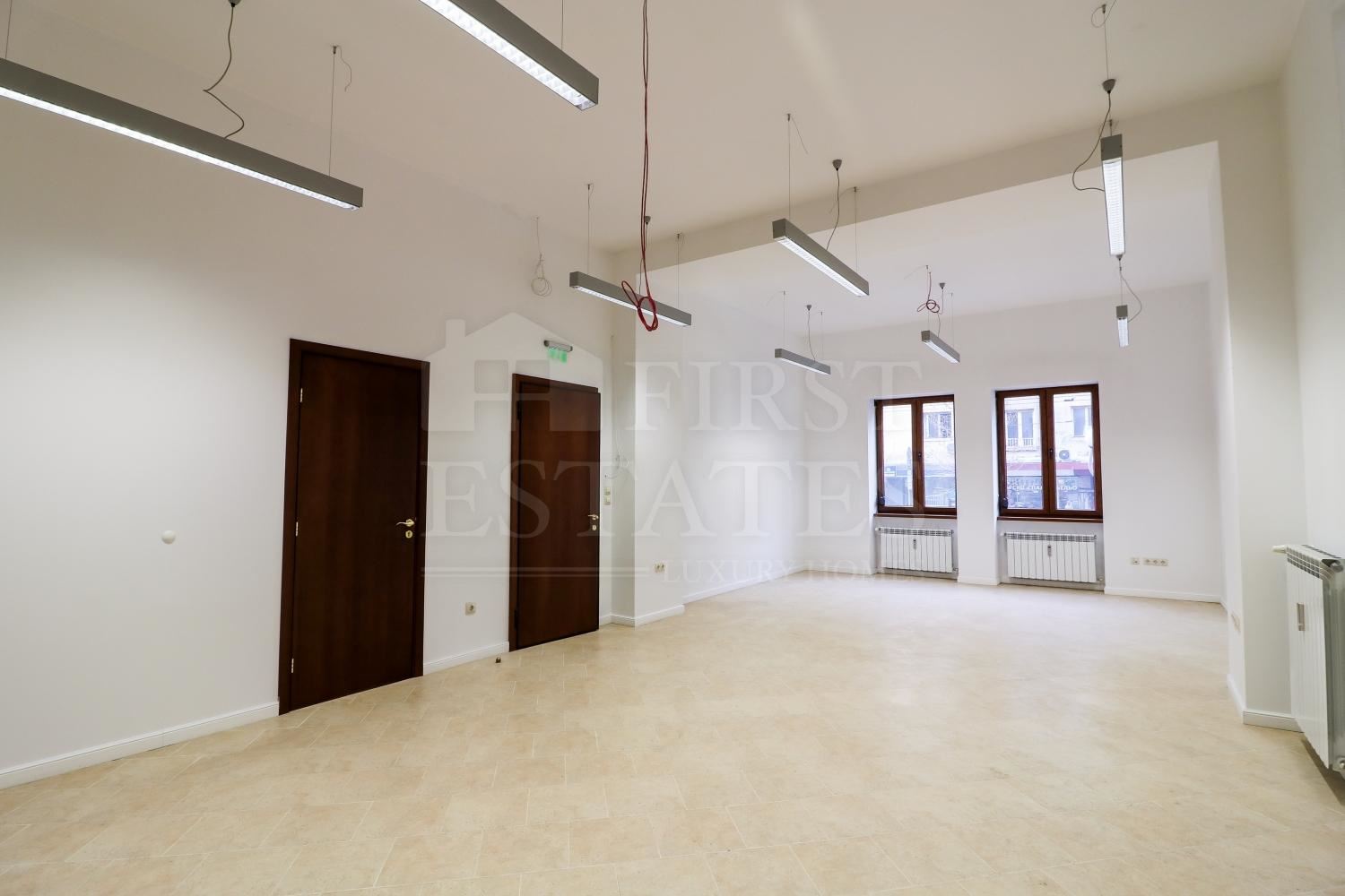470 m² office for rent