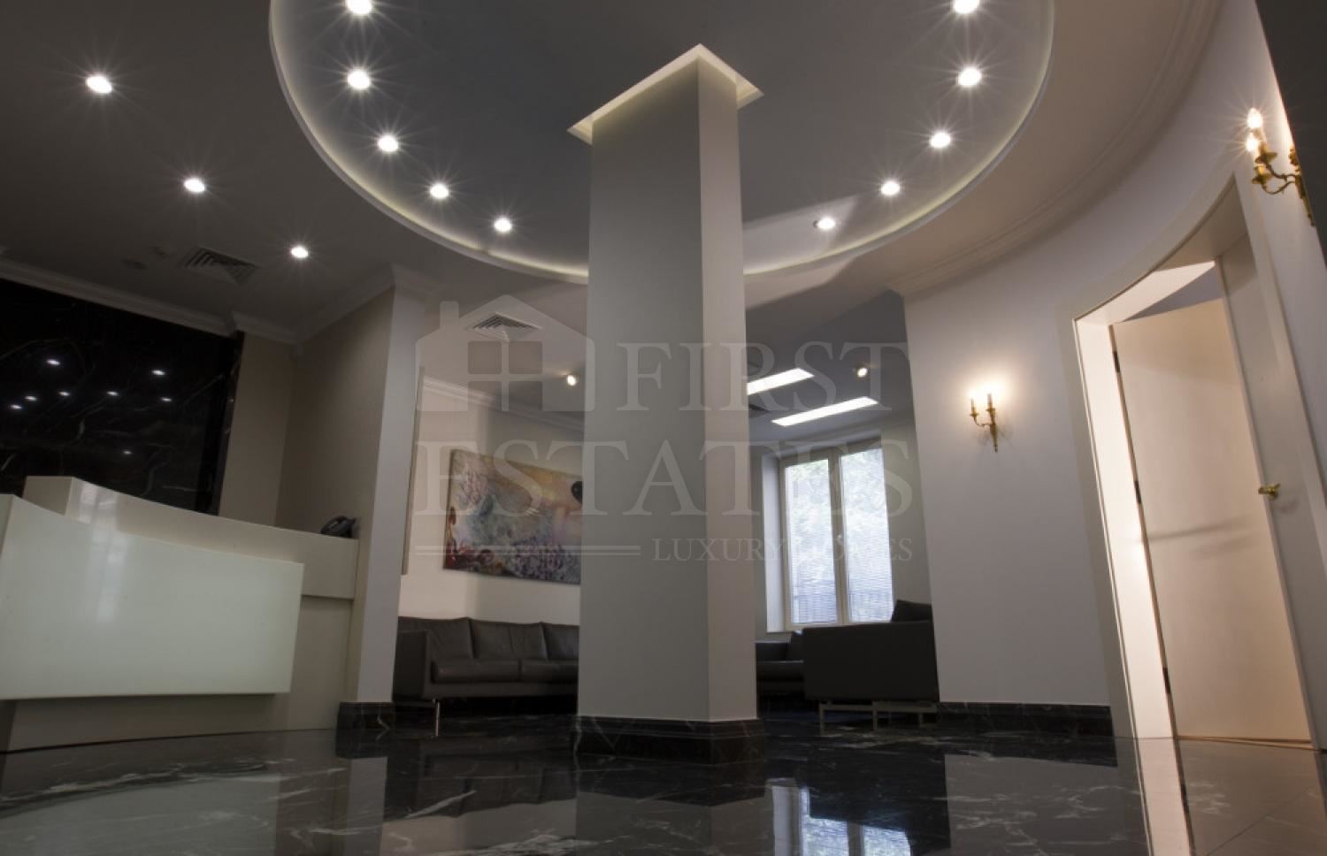185 m² office for rent