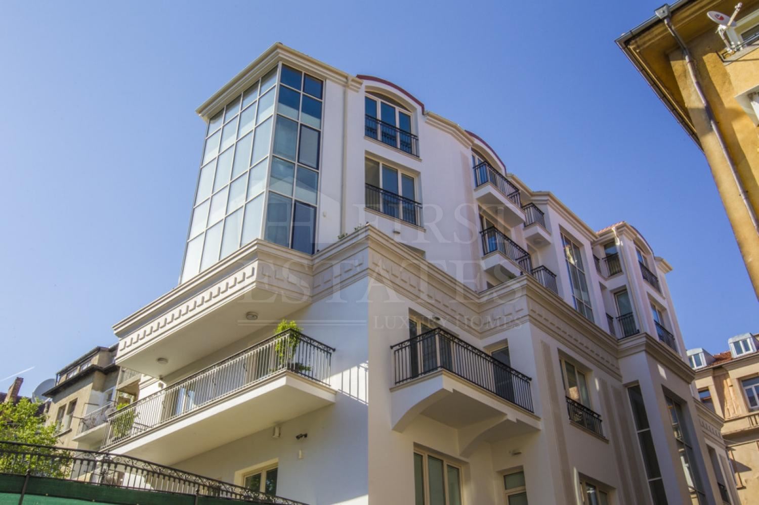 185 m² office for rent