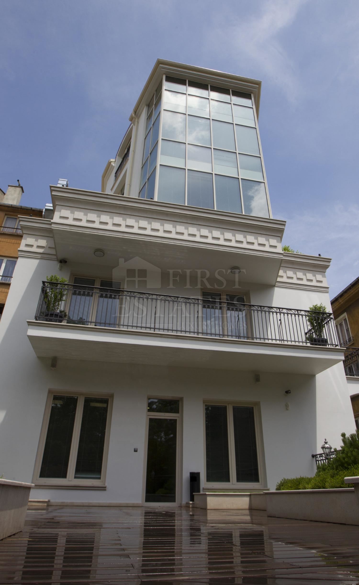 185 m² office for rent