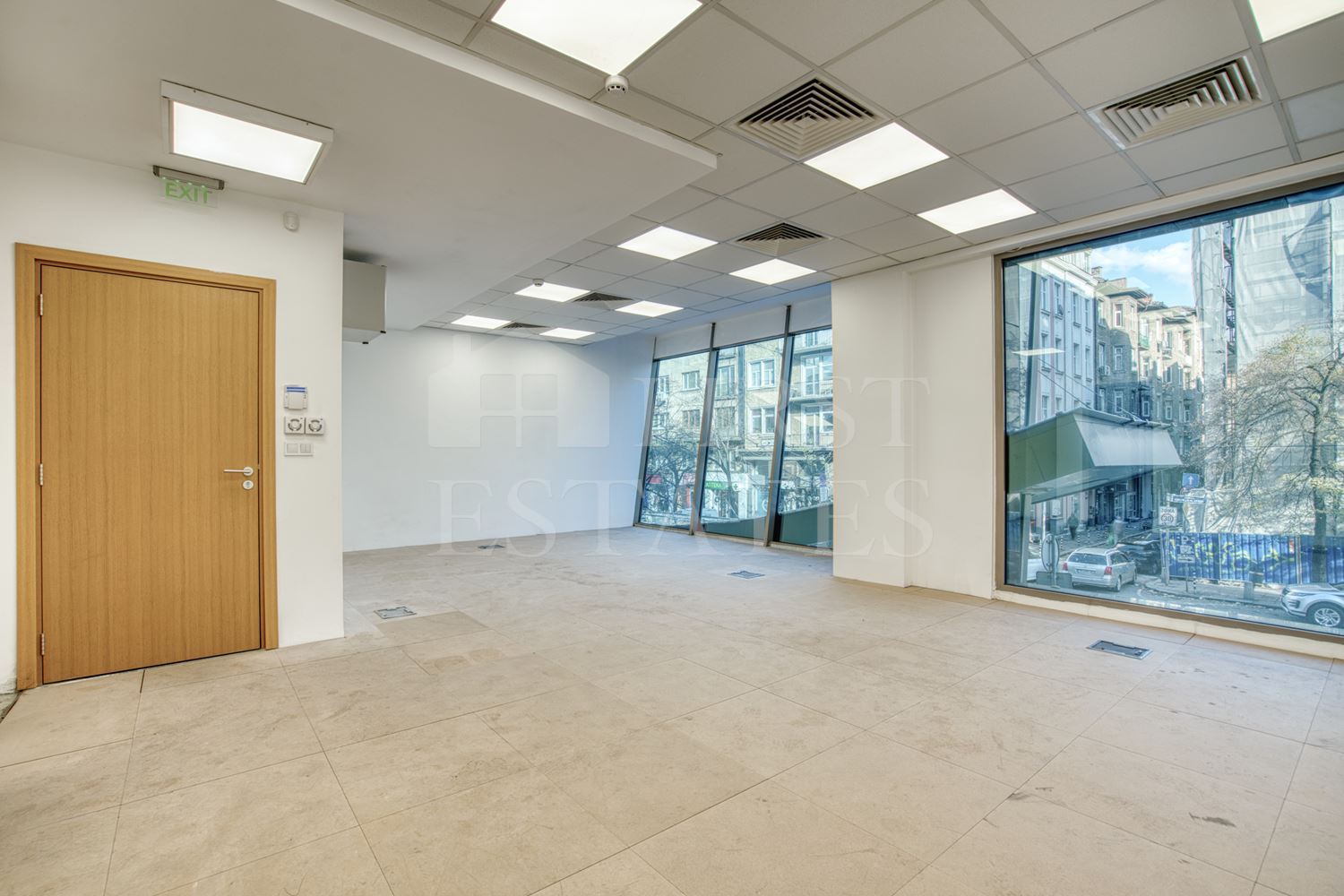 100 m² office for rent