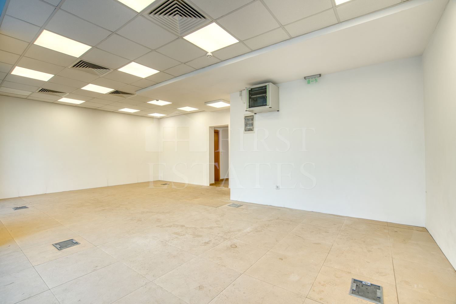 100 m² office for rent