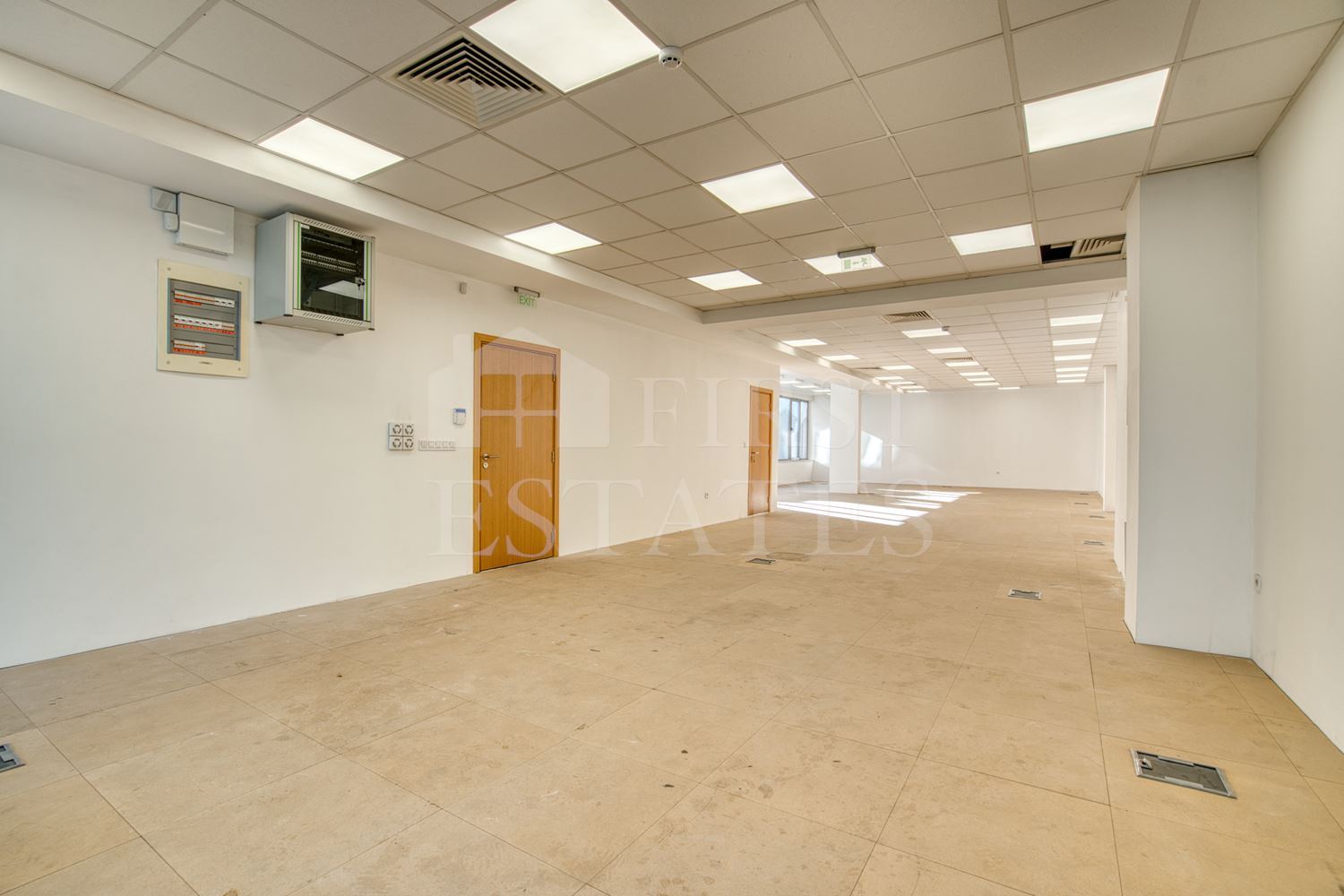 200 m² office for rent