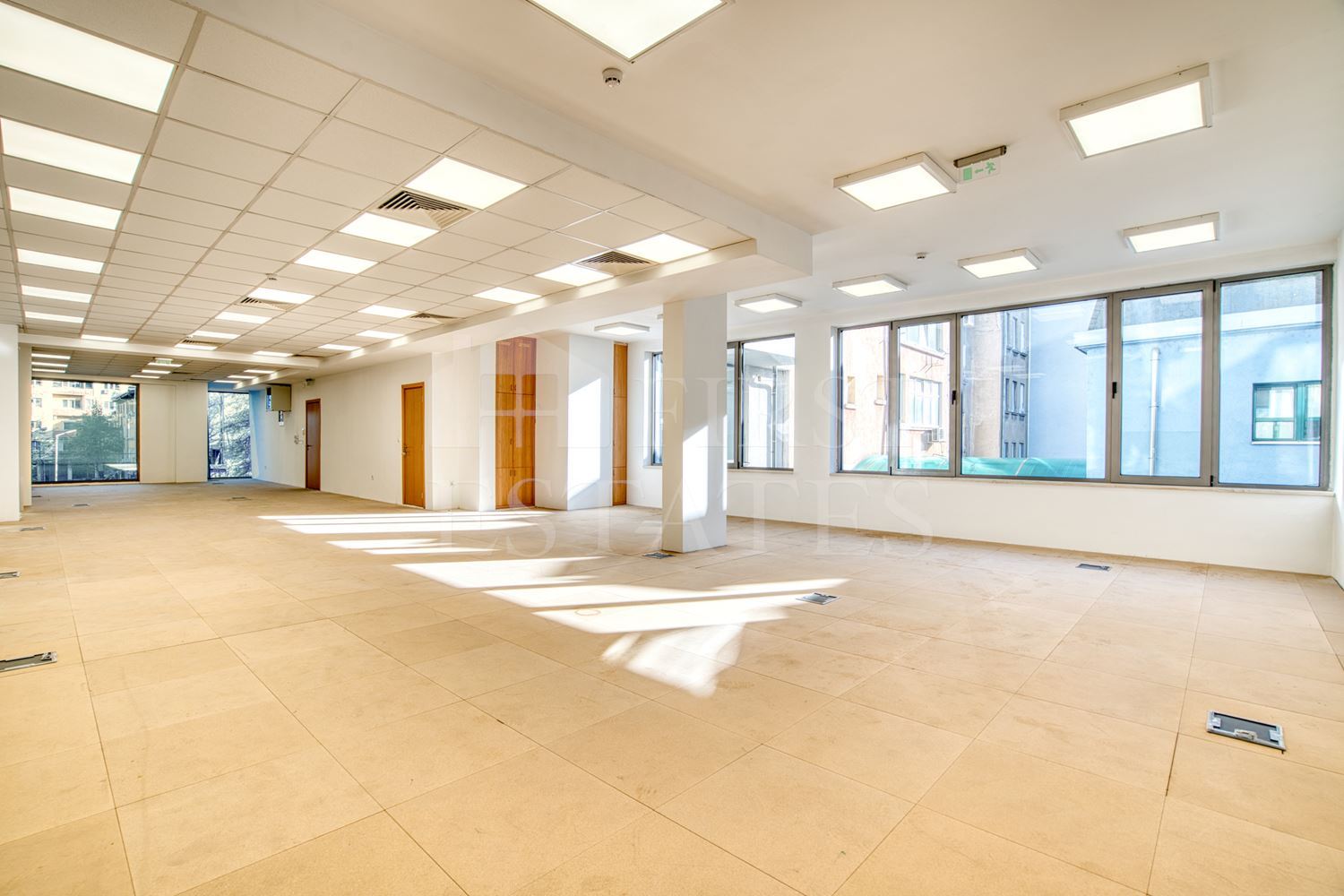 200 m² office for rent