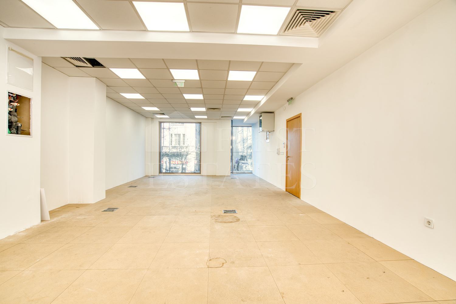200 m² office for rent