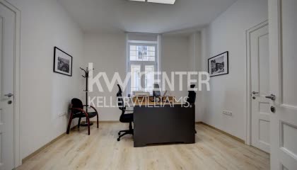 90 m² office for rent