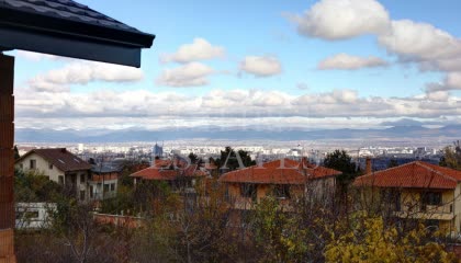 къща с 3 спални