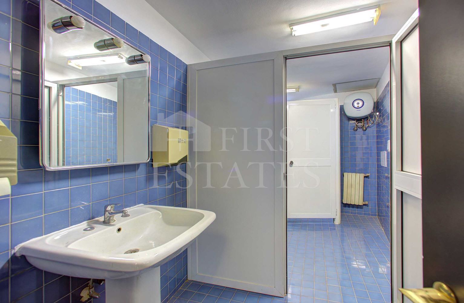 180 m² office for rent