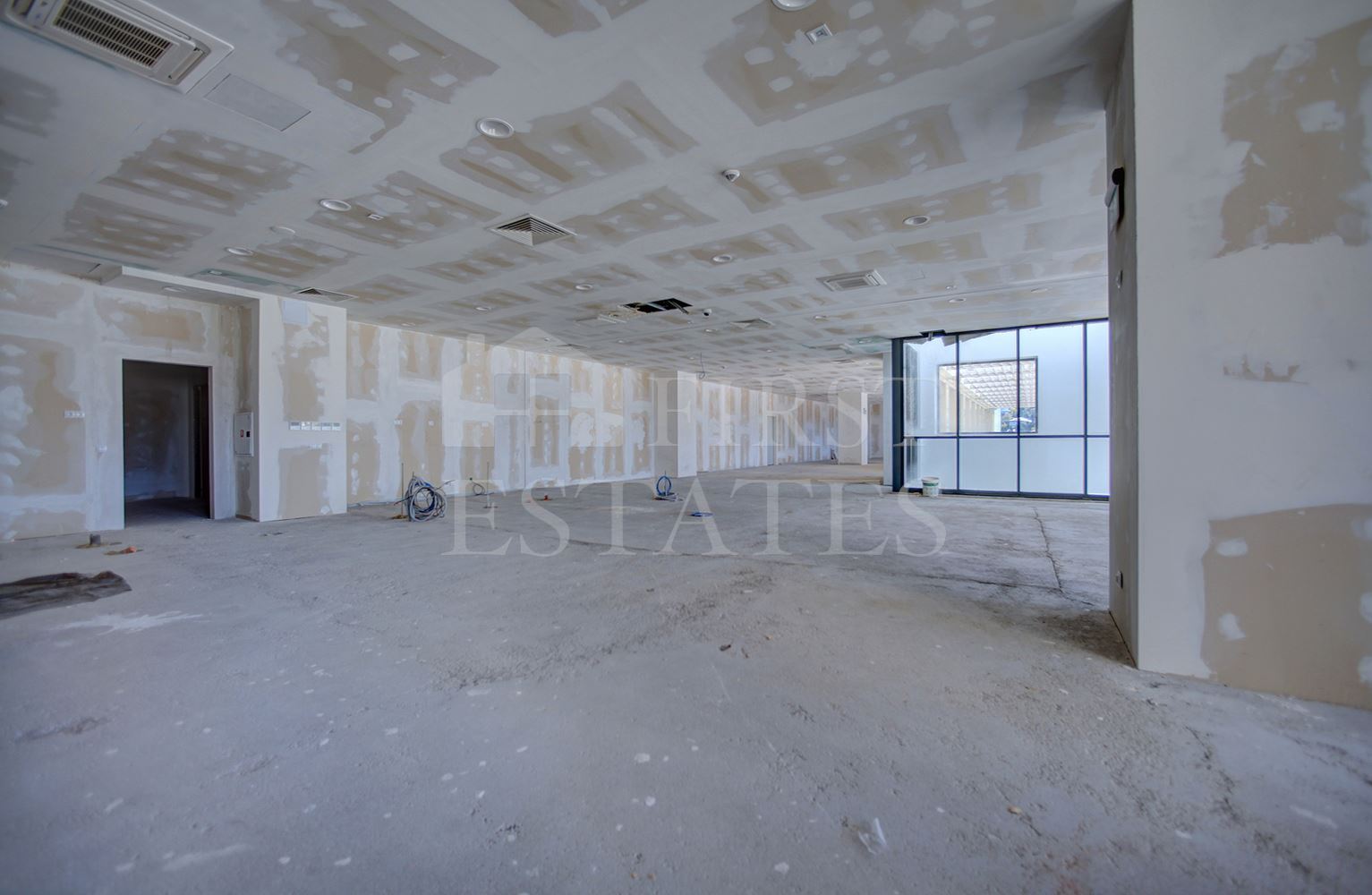 586 m² офис арендовать