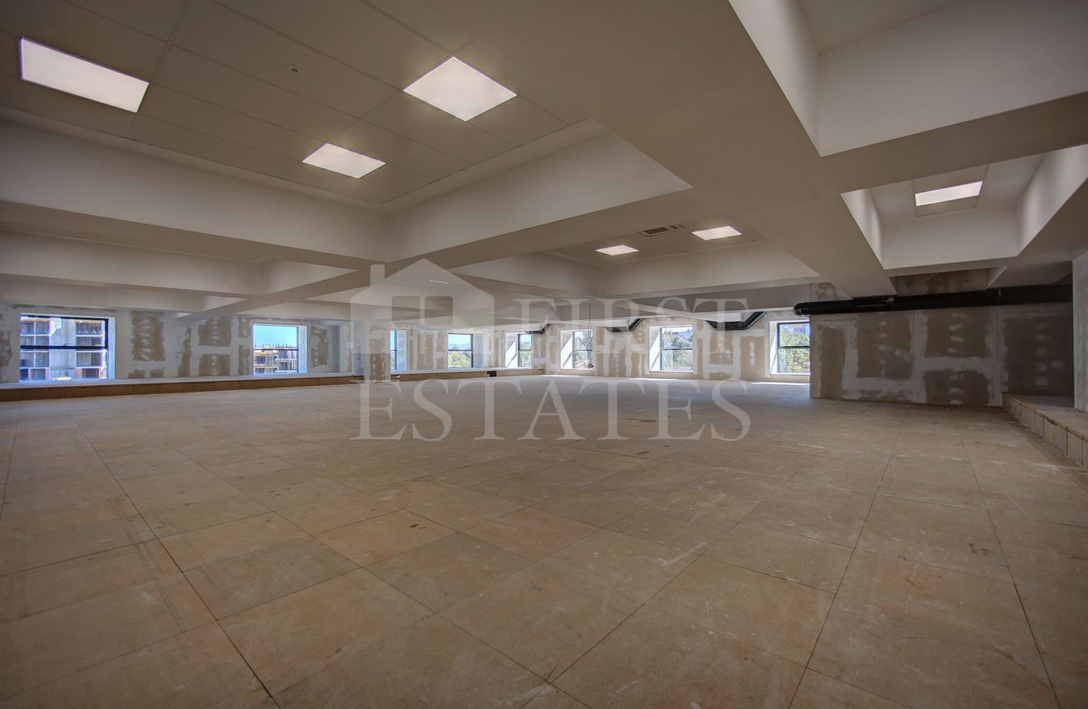 586 m² офис арендовать