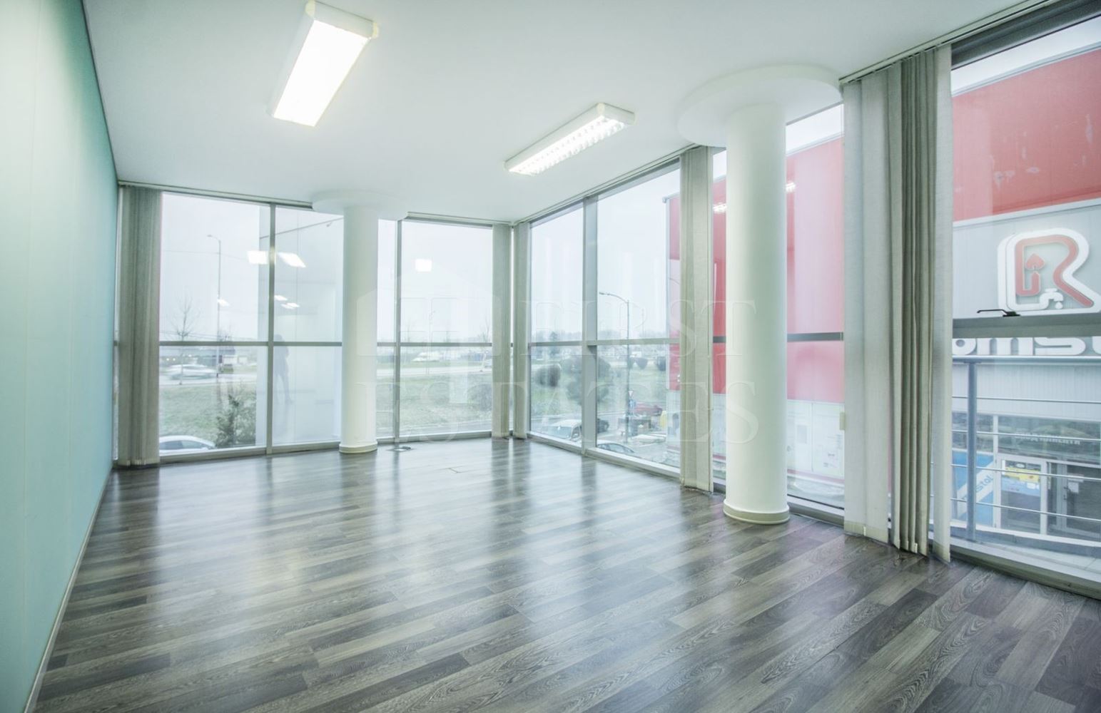 1623 m² офисное здание продается