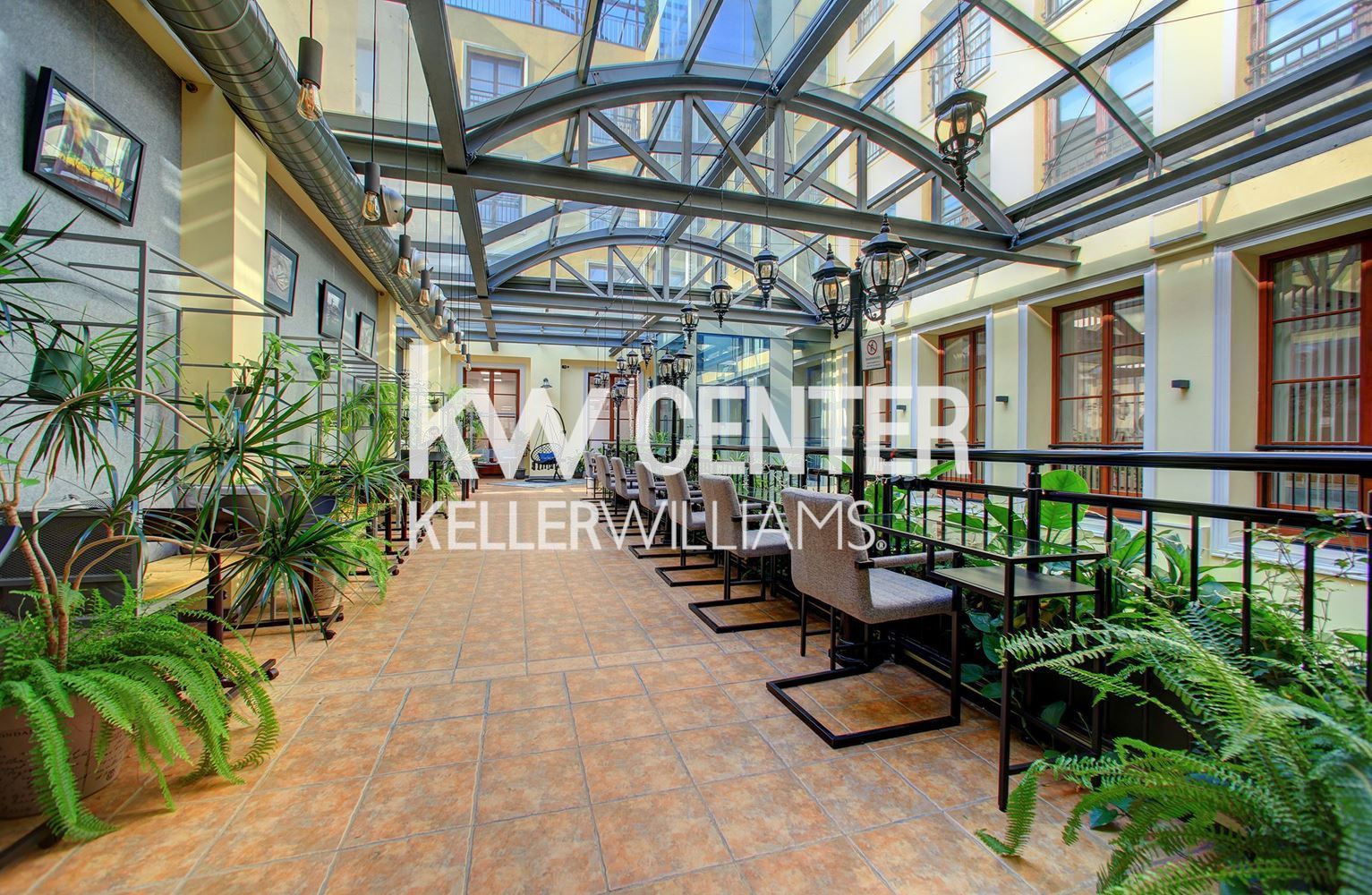 200 m² office for rent