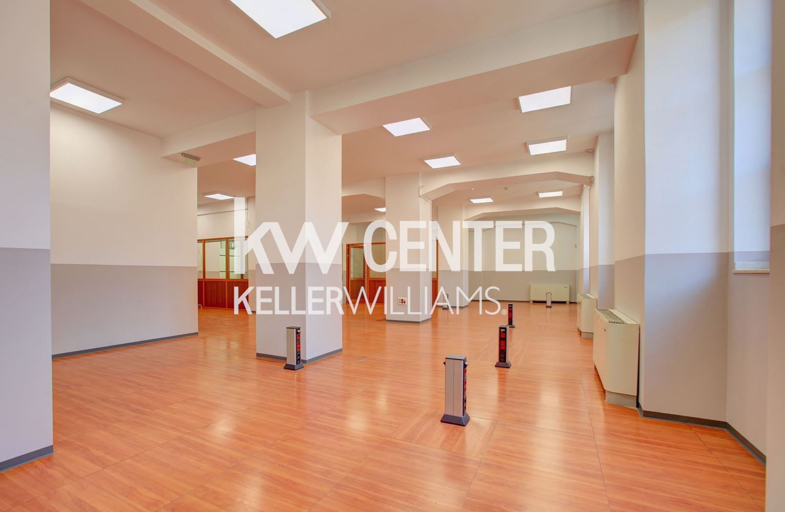 200 m² office for rent