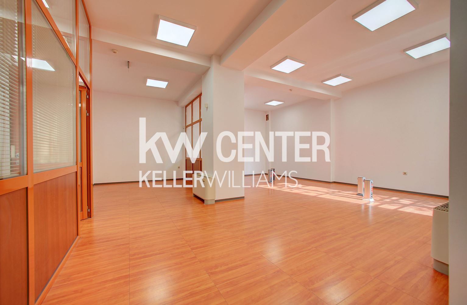 200 m² office for rent