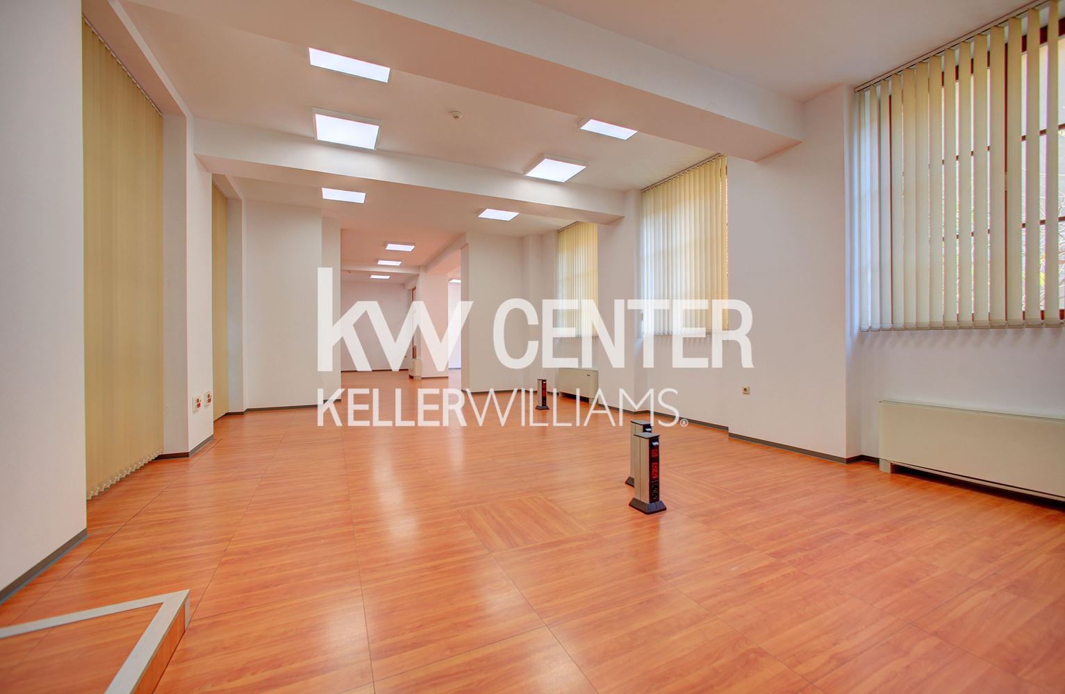 200 m² office for rent