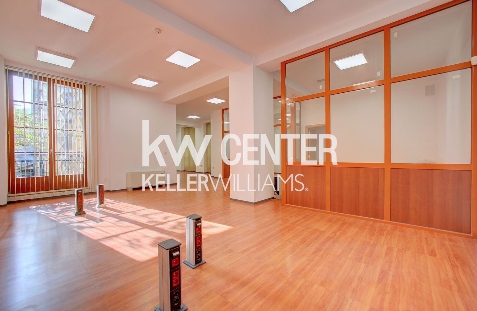 200 m² office for rent