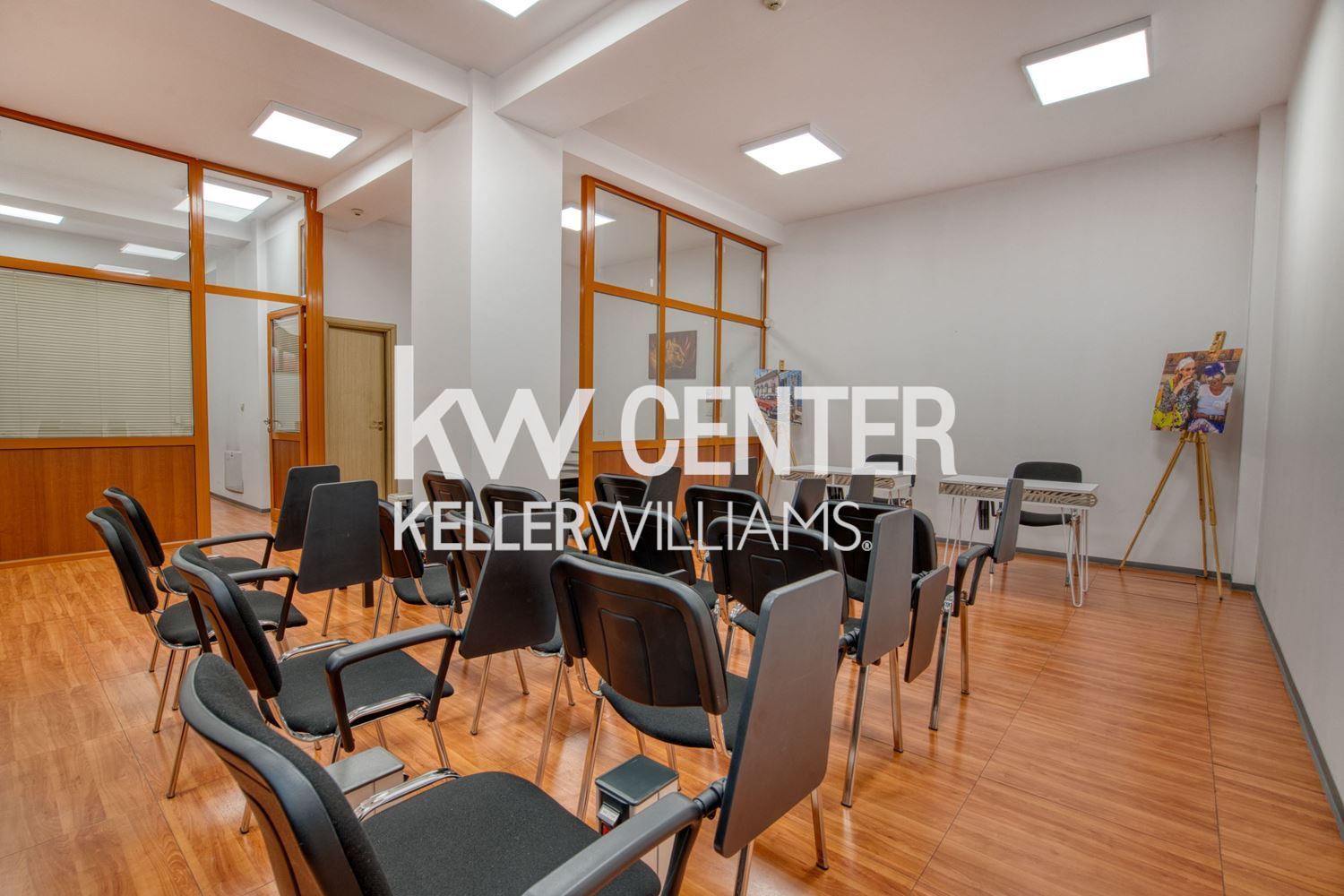 200 m² office for rent
