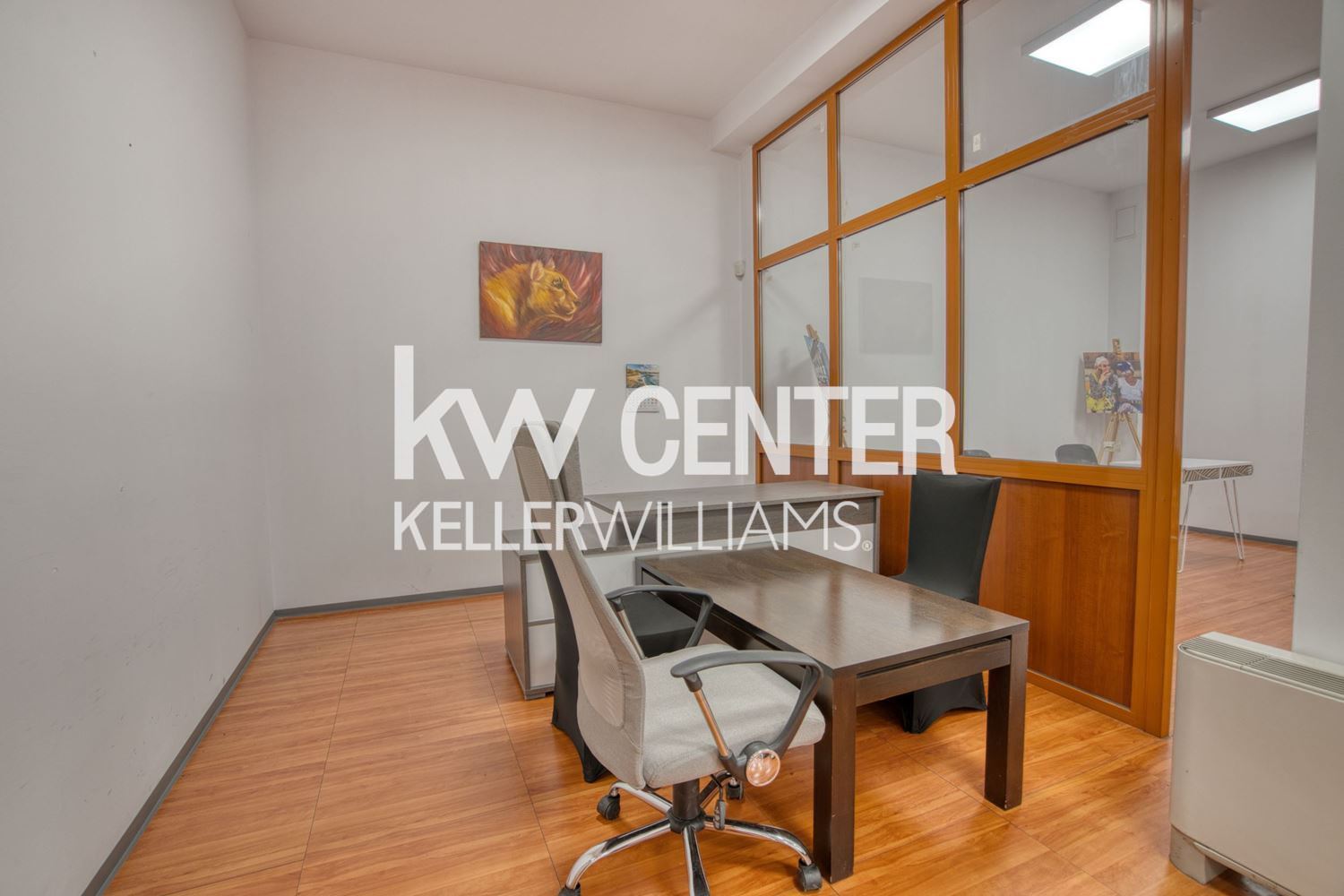 200 m² office for rent