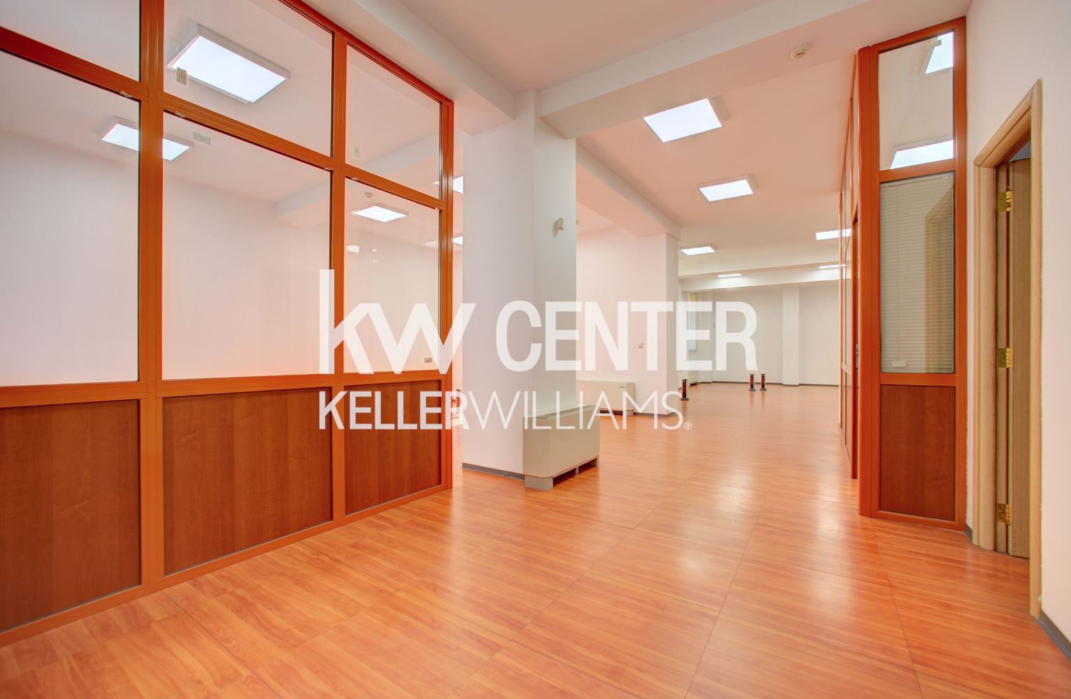200 m² office for rent