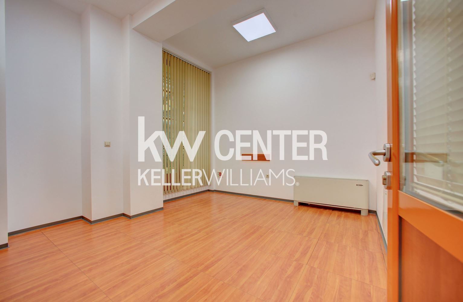 200 m² office for rent