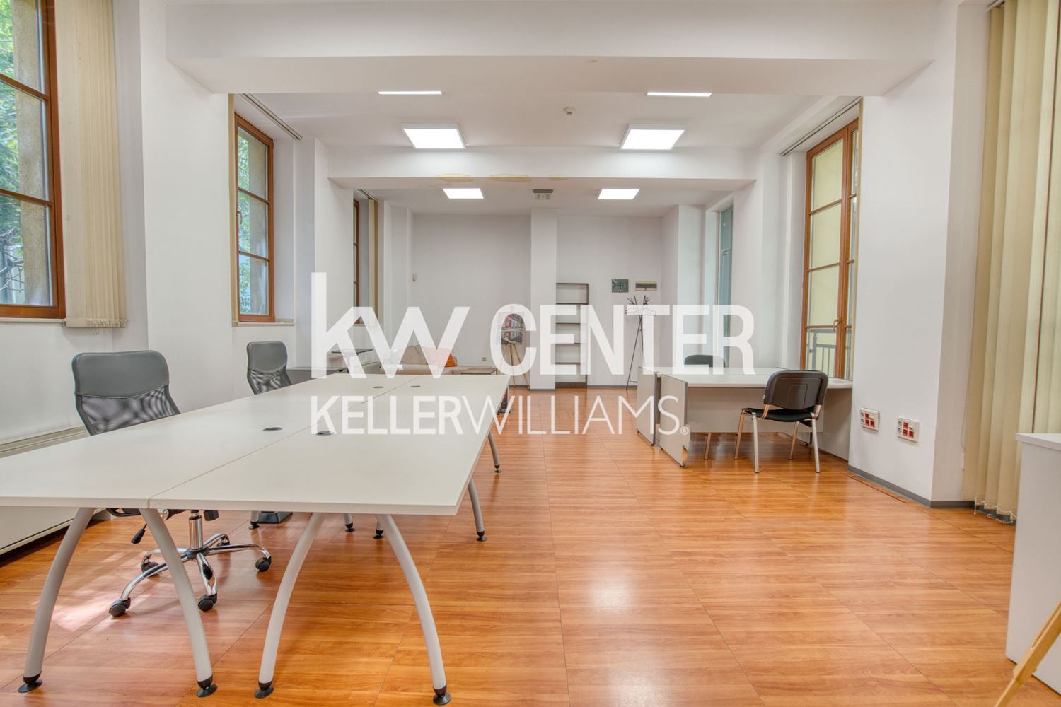 200 m² office for rent