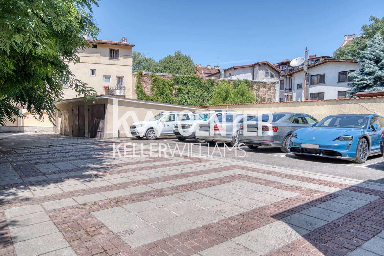 180 m² office for rent