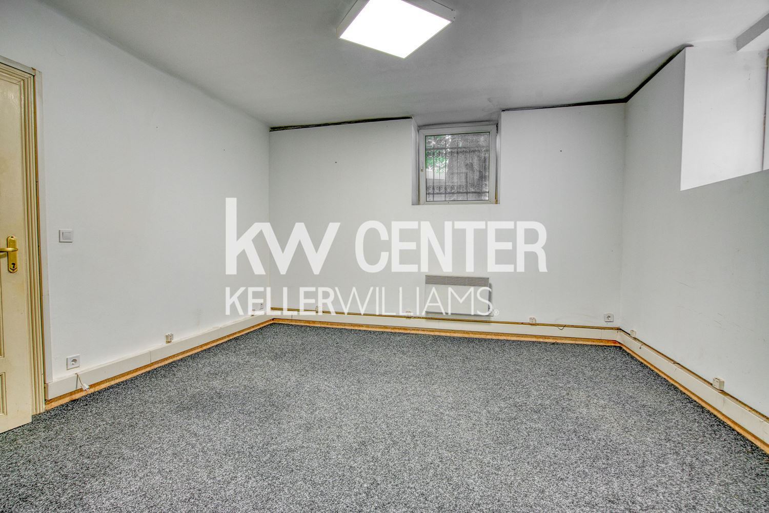 180 m² office for rent