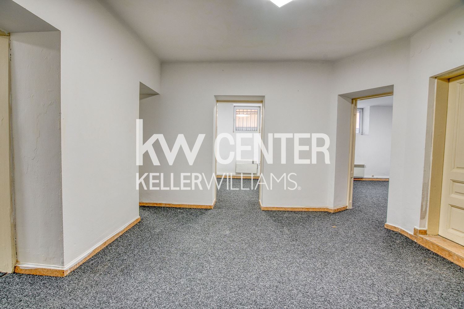180 m² office for rent