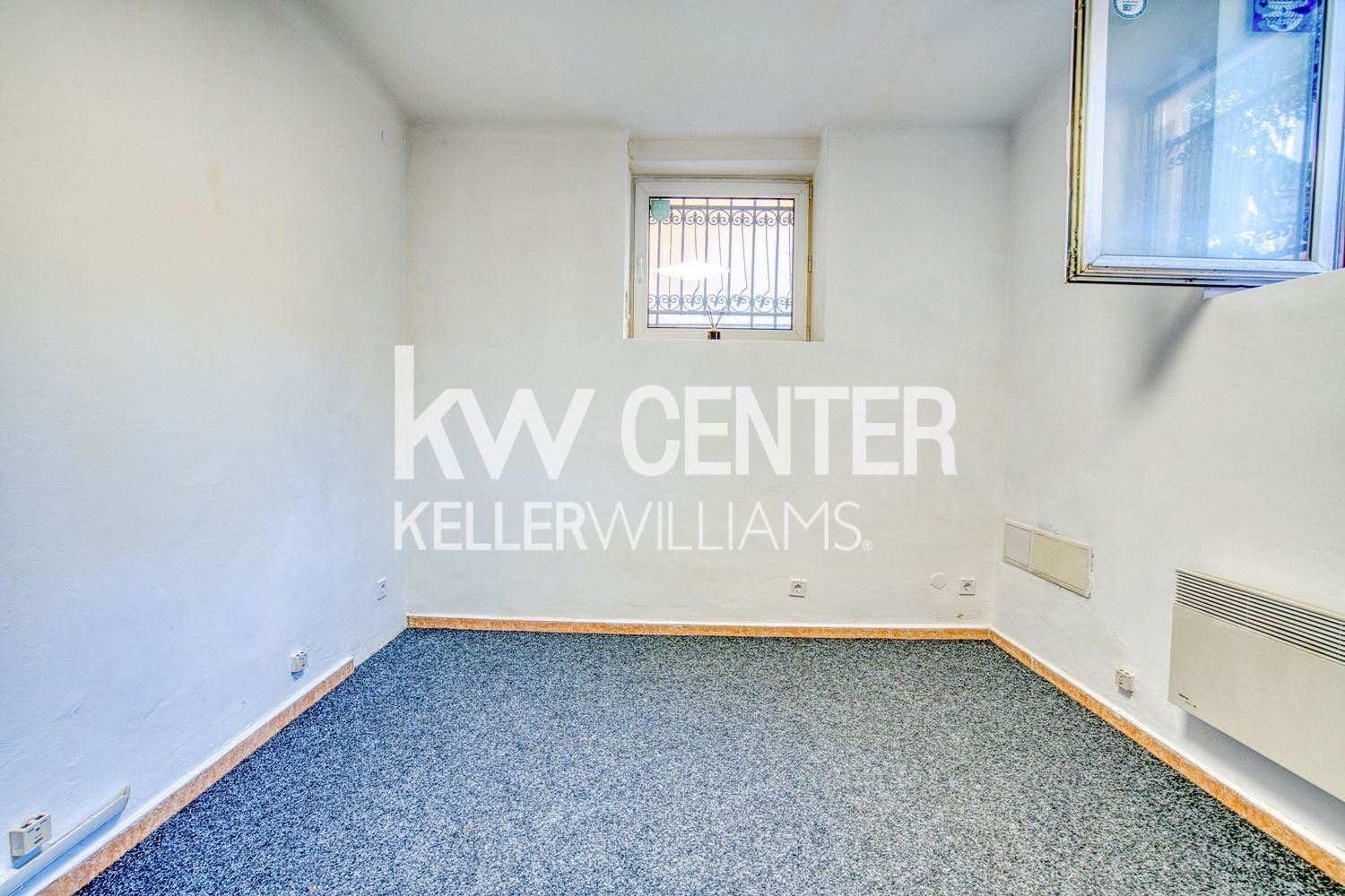 180 m² office for rent
