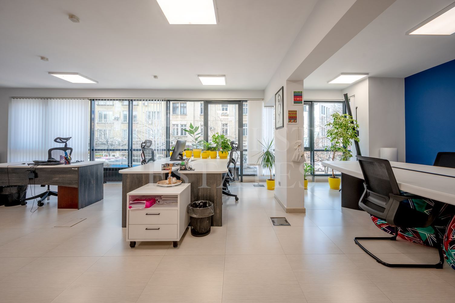 95 m² office for rent