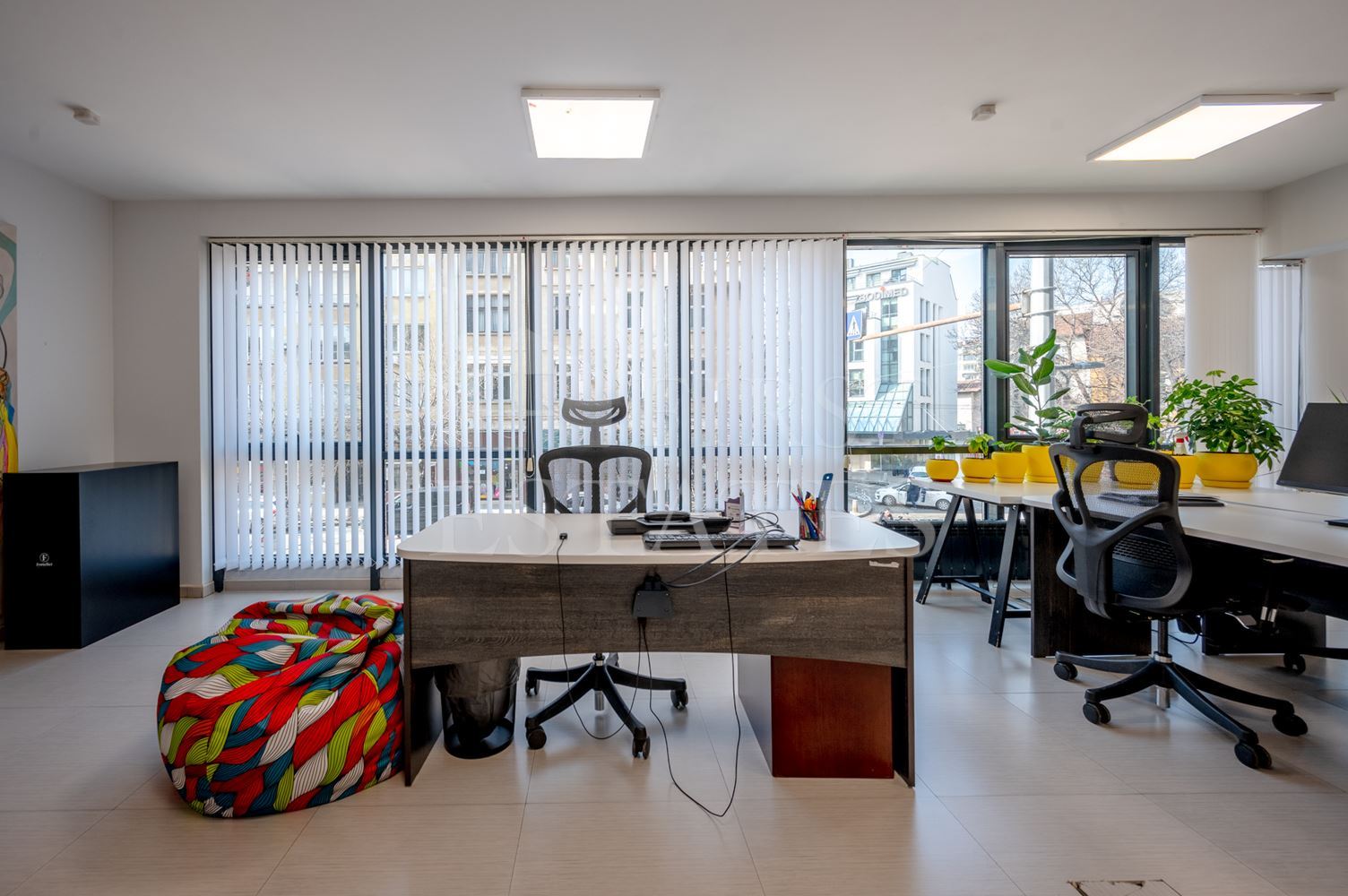 95 m² office for rent