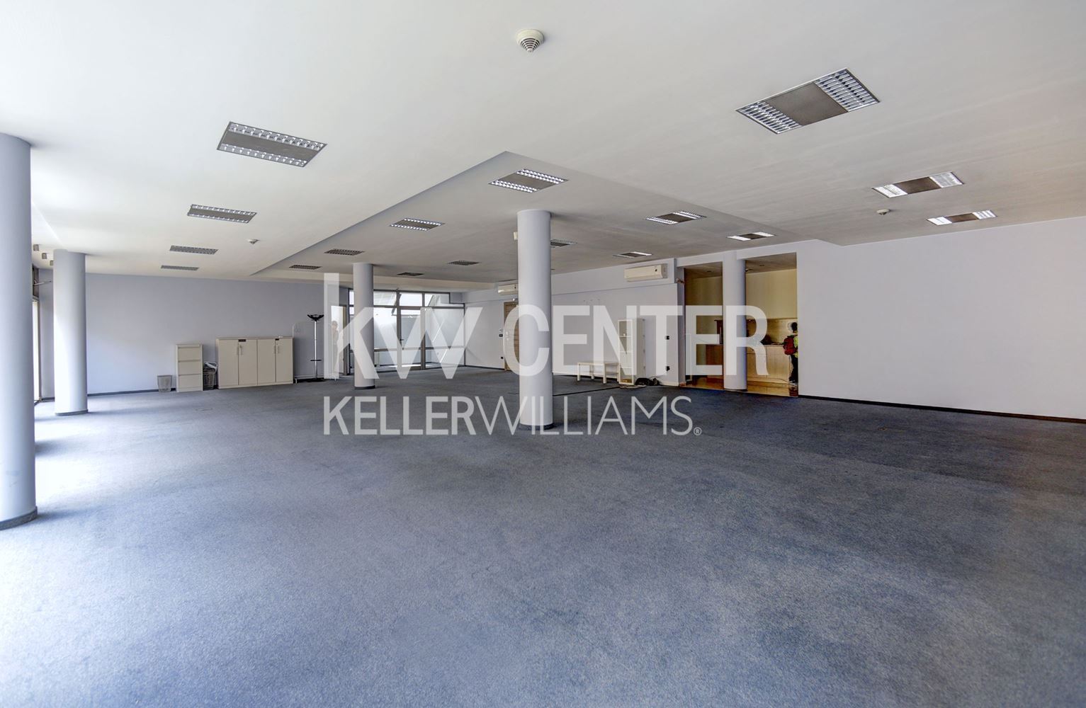 263 m² office for rent
