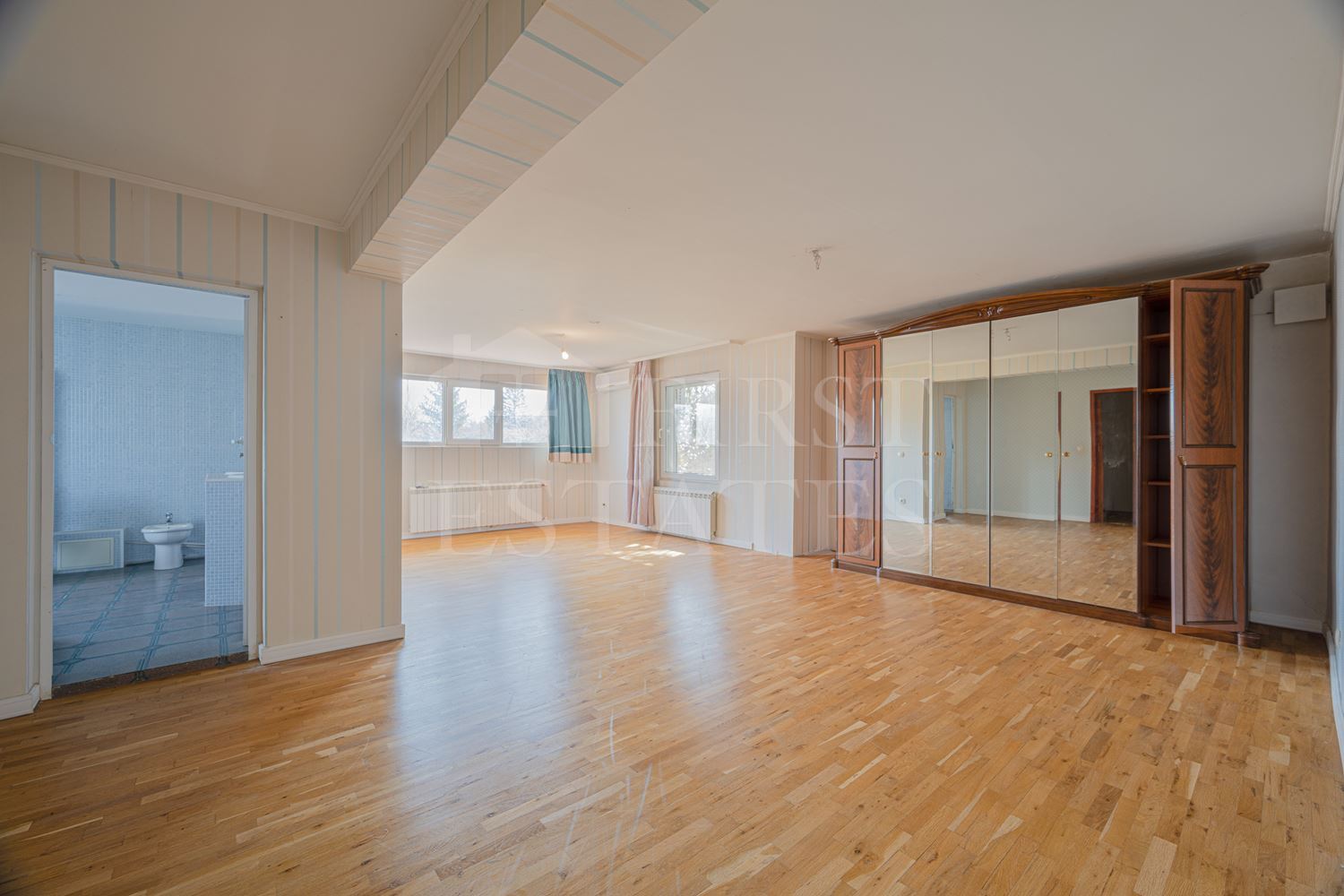 5 + bedroom house for sale