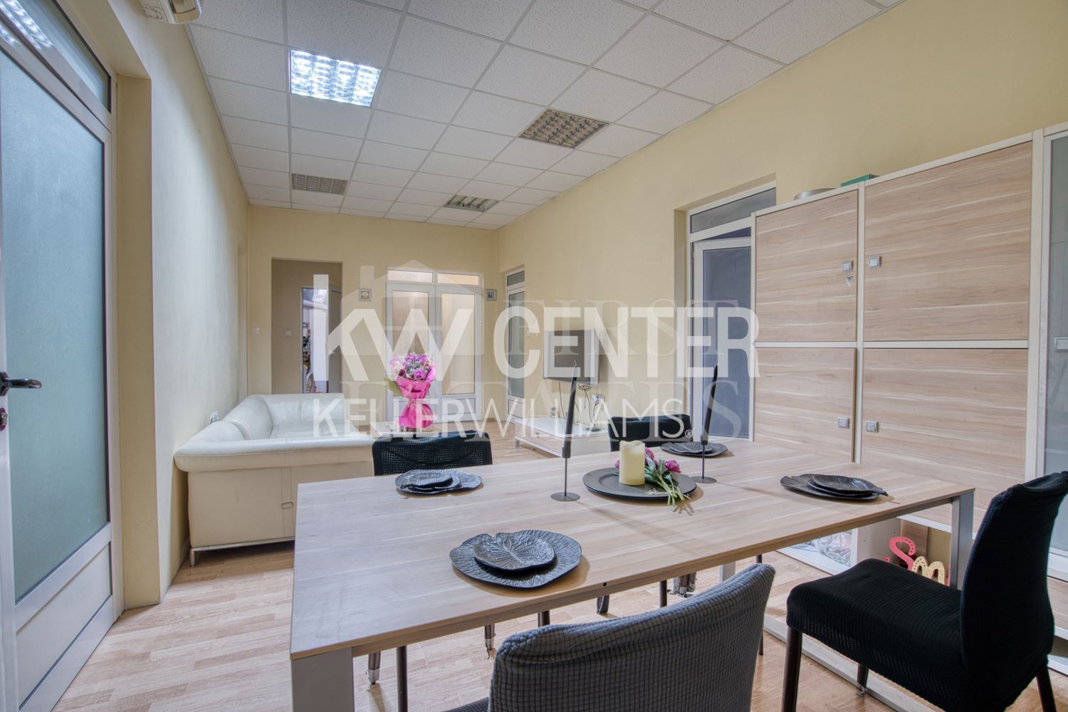 5 комнатный квартира продается